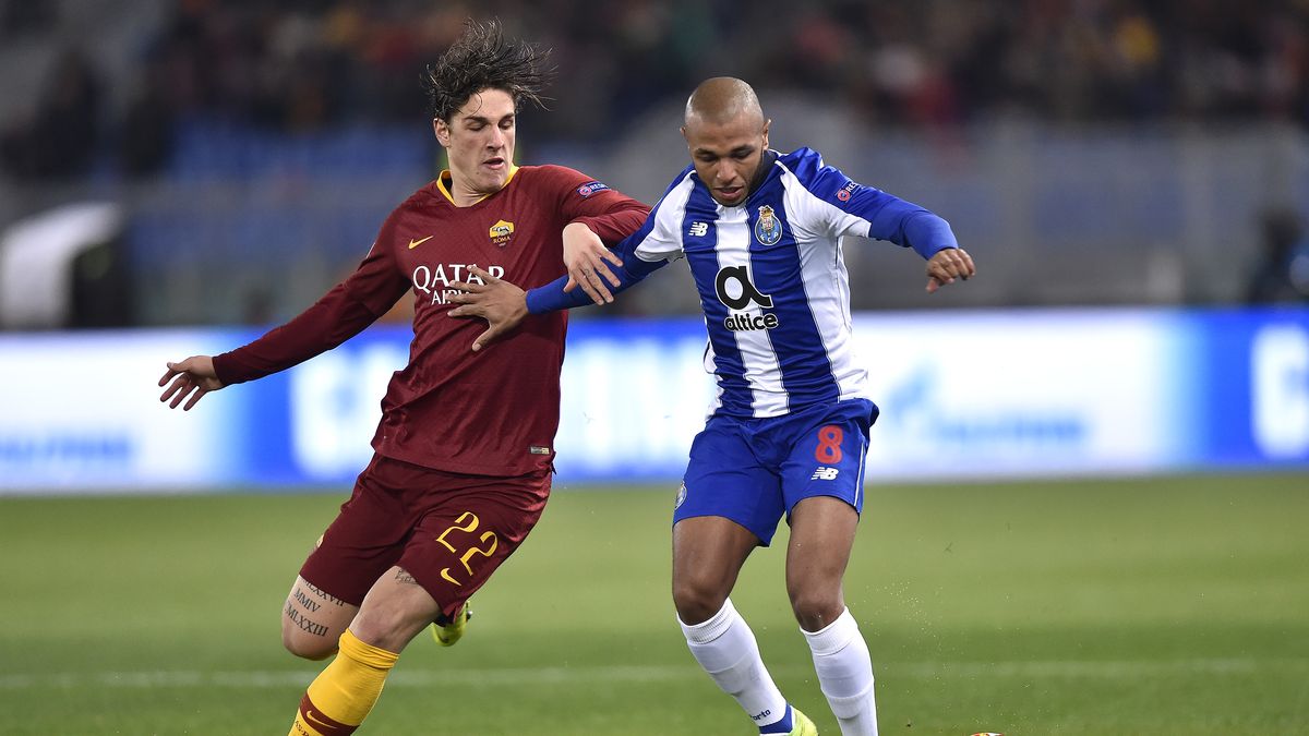 Newspix / SPORTPHOTO24 / Na zdjęciu: Nicolo Zaniolo (z lewej) i Yacine Brahimi (z prawej)