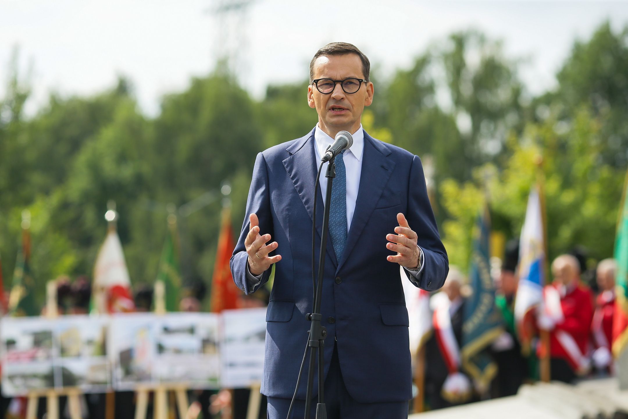 Jastrzębie-Zdrój, 03.09.2023. Premier Mateusz Morawiecki przemawia podczas uroczystości pod Pomnikiem Porozumienia Jastrzębskiego w Jastrzębiu-Zdroju, 3 bm. Trwają obchody 43. rocznicy podpisania Porozumienia Jastrzębskiego. (amb) PAP/Zbigniew Meissner