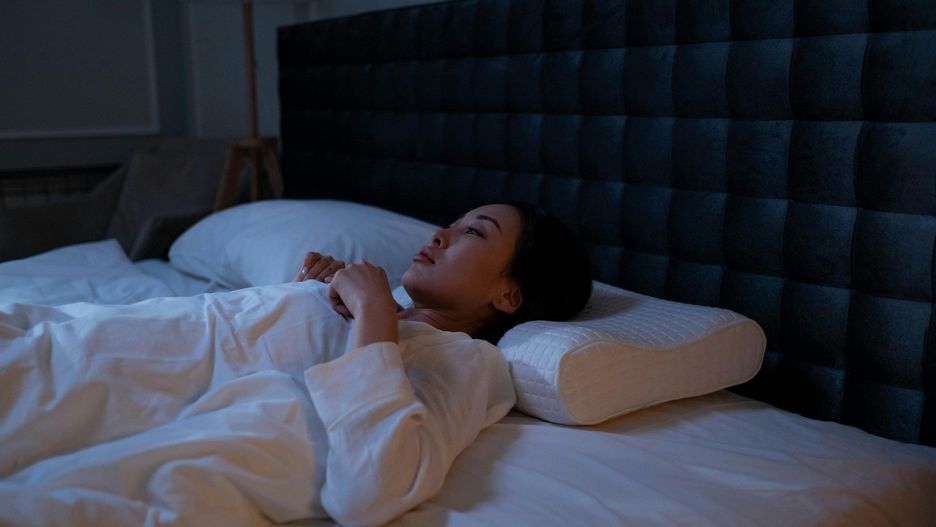 Nocne wybudzenia dotyczą nawet 40 proc. dorosłych po 30. roku życia.