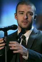 Justin Timberlake śpiewa