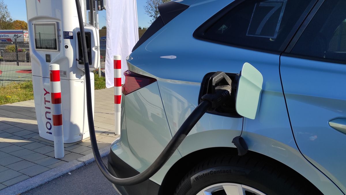 Ta ładowarka oferowała moc do 350 kW. Nawet w Niemczech nie znajdziemy ich "na każdym rogu ulicy"