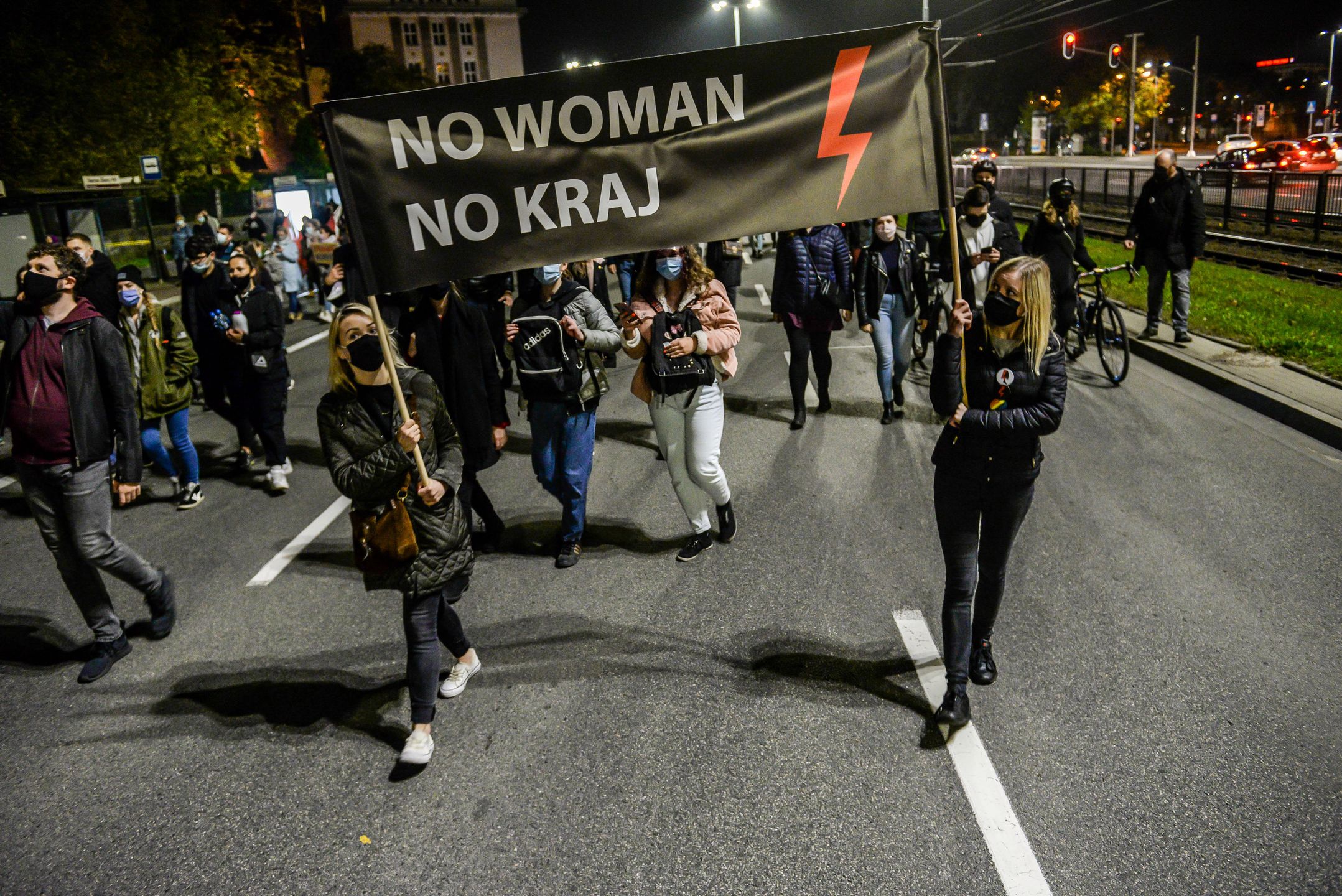 Zdjęcie dnia. W całej Polsce trwają protesty kobiet i przedsiębiorców 4