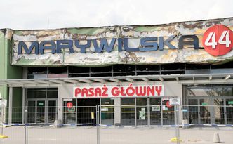 Spalona hala przy ul. Marywilskiej 44. Rozpoczęła się rozbiórka