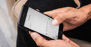 Pisanie wiadomości będzie łatwiejsze. Użyj tego przycisku w telefonie
