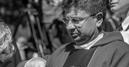Tragiczny wypadek pod Białymstokiem. Nie żyje ks. Arkadiusz