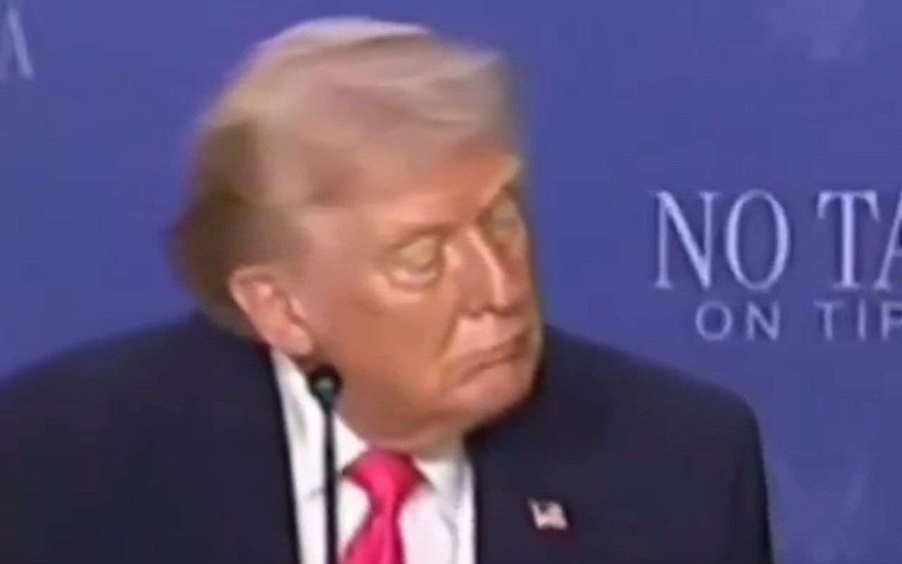 Trump znów przyłapany? Spójrzcie na jego oczy