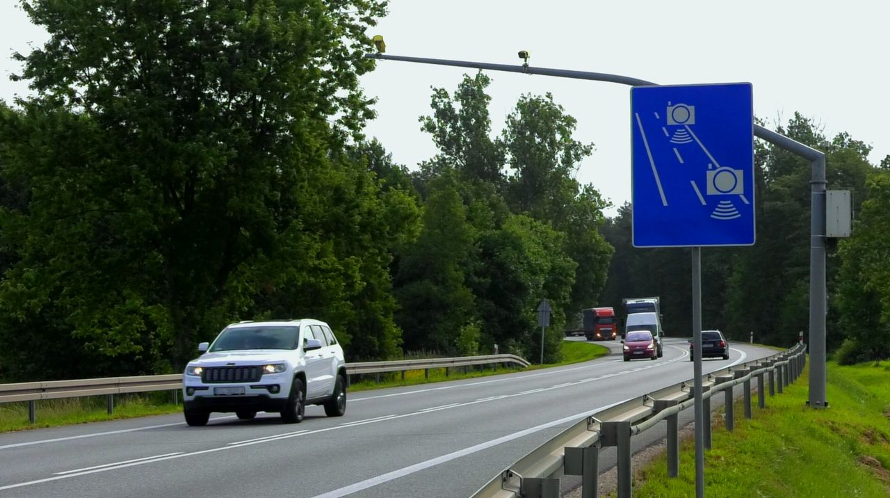 Większość Polaków popiera automatyczny nadzór na drogach. Statystyki nie kłamią