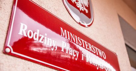 Dieta krajowa. Jak ją obliczyć i komu przysługuje?