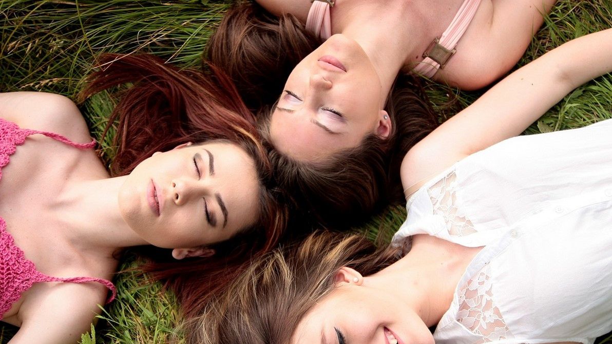 Relacje z przyjaciółmi są niezmiernie ważne.