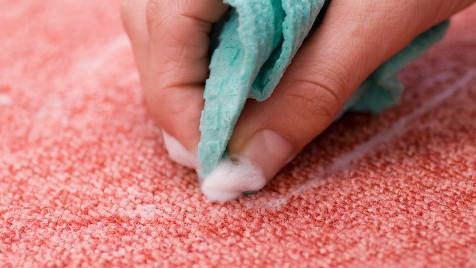 Czyszczenie dywanu można wykonać z użyciem produktów spożywczych