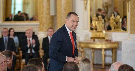 Od razu zabrał głos. Nawrocki odebrał dokument z PKW