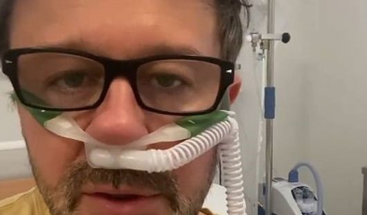 Piasek ostro hejtowany. Nie wierzą w koronawirusa. Riposta pójdzie im w pięty