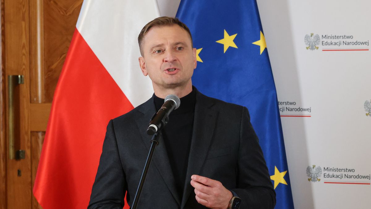 S�awomir Nitras
Warszawa, 12.11.2024. Minister sportu i turystyki S�awomir Nitras podczas konferencji prasowej w siedzibie MEN w Warszawie, 12 bm. Spotkanie dotyczy�o powo�ania zespo�u ds. przygotowania nowej podstawy programowej z wychowania fizycznego. (amb) PAP/Albert Zawada
Albert Zawada
minister, ministrowie, podstawa programowa, polityk, sportowcy, spotkanie, WF, wizyta krajowa, wychowanie fizyczne, briefing, konferencja, Ministerstwie Edukacji Narodowej, Ministerstwo Edukacji Narodowej, polityka, powo�anie, prasowa, prasowy