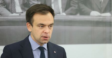 Gorąco wokół składki zdrowotnej. Minister finansów zabiera głos