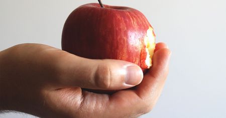 Apple chce zawłaszczyć sobie prawa autorskie do zdjęć jabłek. Wszystko przez tę sytuację