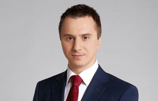 Dariusz Ociepa poprowadzi „Daję słowo” w Polsat News. Pytania do polityków przez Facebooka
