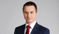 Dariusz Ociepa poprowadzi „Daję słowo” w Polsat News. Pytania do polityków przez Facebooka