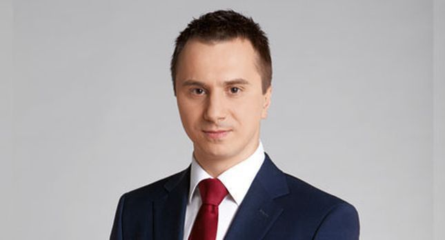 Dariusz Ociepa poprowadzi „Daję słowo” w Polsat News. Pytania do polityków przez Facebooka