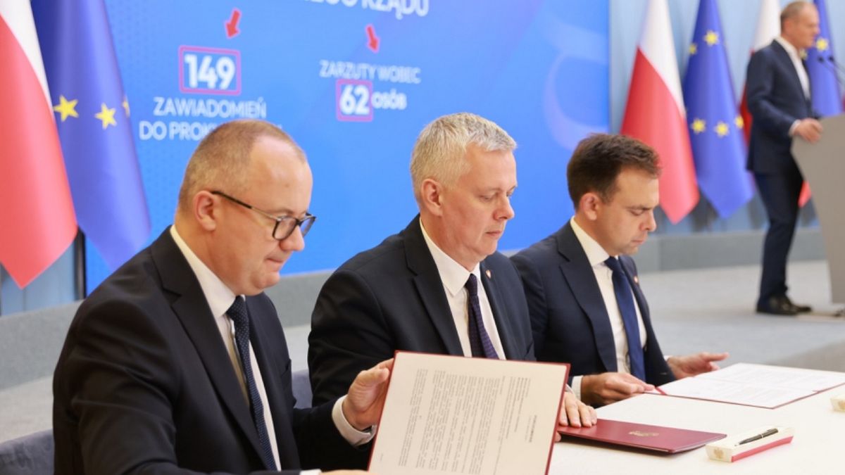 Na zdjęciu minister sprawiedliwości Adam Bodnar, szef MSWiA Tomasz Siemoniak i minister finansów Andrzej Domański
