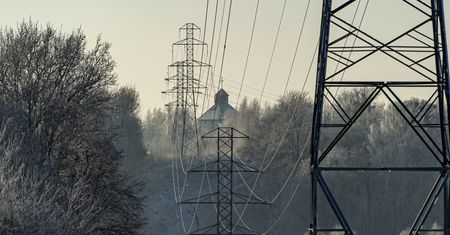 Mrożenie cen prądu odbiło się na eneregtyce. Fimy liczą straty
