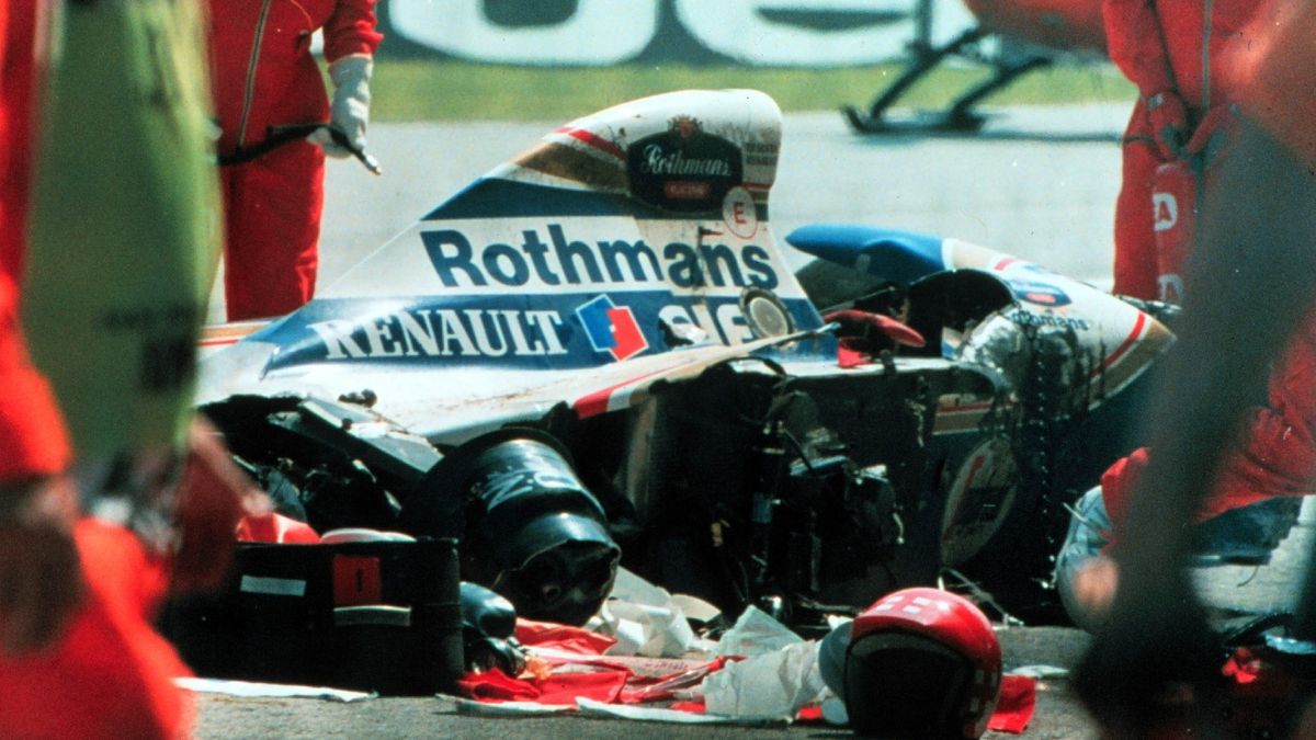 Śmiertelny wypadek Ayrtona Senny był jednym z najważniejszych i najtragiczniejszych wydarzeń w historii Formuły 1.