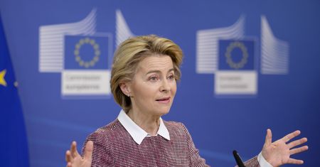 Szefowa KE: UE sfinansuje zakup oraz dostawę broni dla Ukrainy
