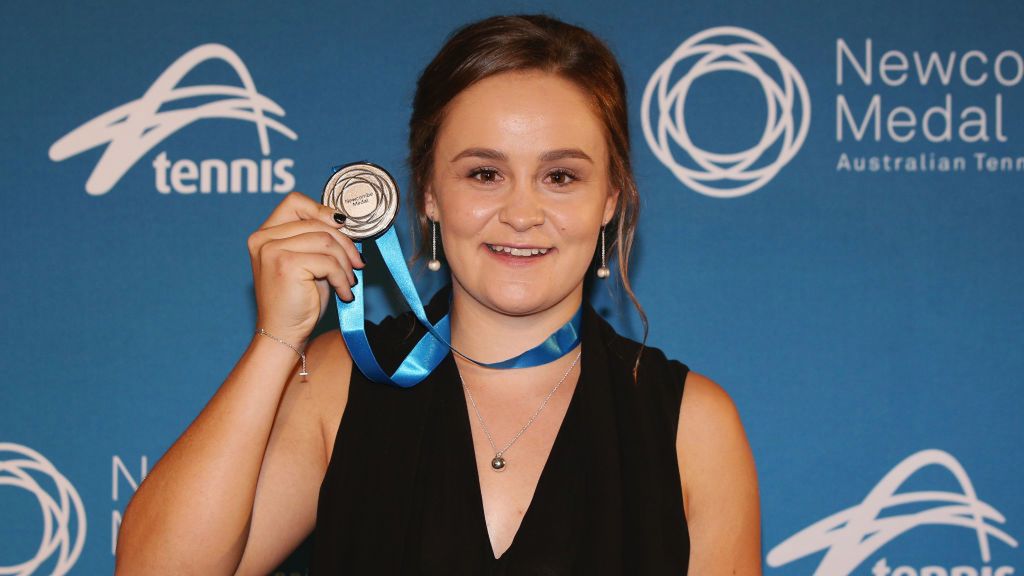 Getty Images / Michael Dodge / Na zdjęciu: Ashleigh Barty z Medalem Newcombe'a za 2017 rok