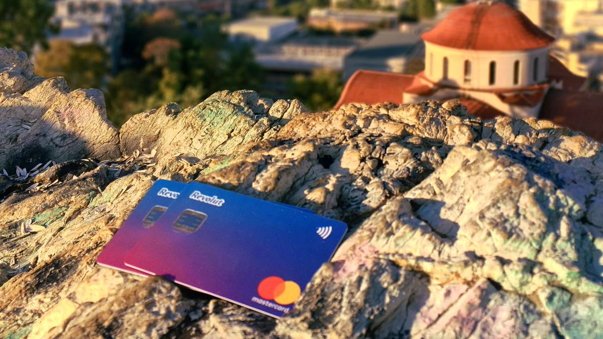 Karty Revolut w Atenach. @RevolutApp / Twitter