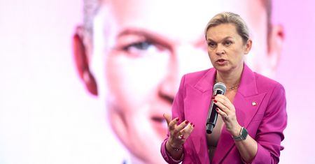 MEN zlikwiduje czerwone paski? Nowacka zabrała głos