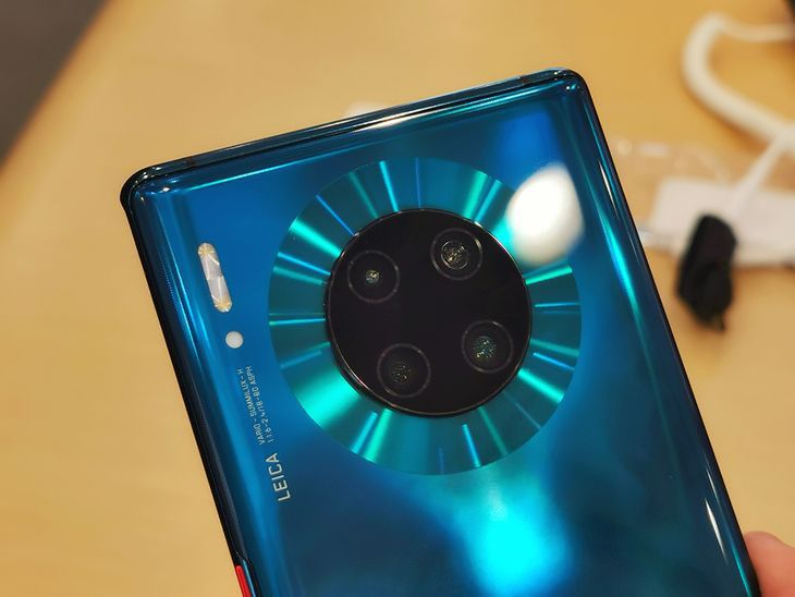 Huawei Mate 40 Pro ma mieć aparat 108 MP i... szkło dla składanych smartfonów 3