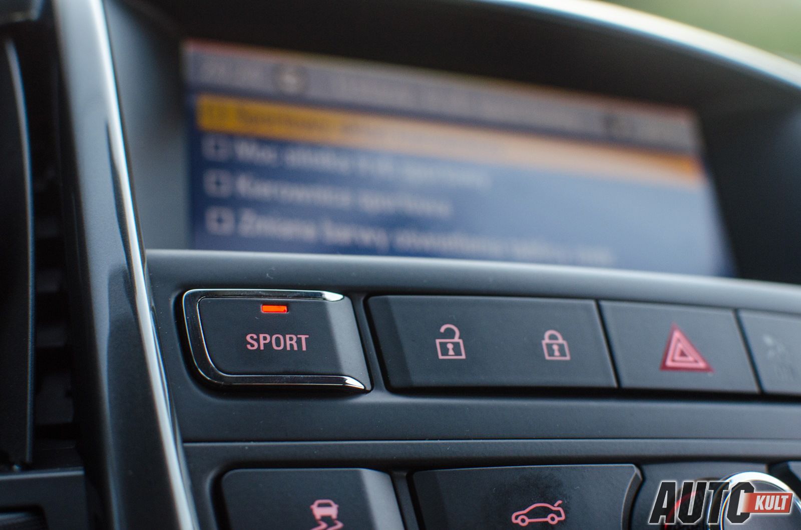 Opel Astra Tourer 1,4 Turbo LPGTEC Enjoy vs. Opel Astra Sedan 1,7 CDTI Business - test [galeria] 35