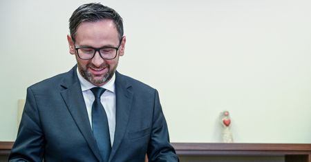 Luksusowe meble z gabinetu Daniela Obajtka. Orlen mówi, co z nimi zrobił