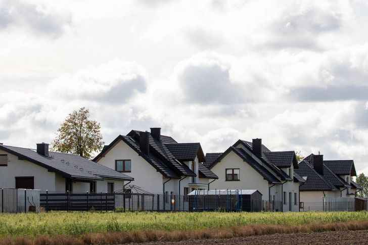 Polacy nie chcą już budować "pałaców". Domy naszych rodziców okazały się za duże