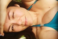 "M jak miłość": Kasia Cichopek bez makijażu kusi obłędnym biustem