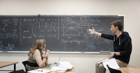 Matematyka wskaże, kiedy związek wchodzi w kryzys? Naukowiec wyjaśnia