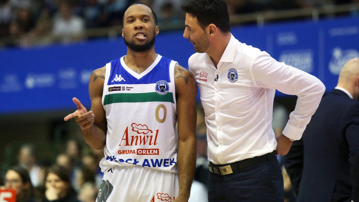 Materiały prasowe / Andrzej Romański / Energa Basket Liga / Na zdjęciu: Dowe i Milicić