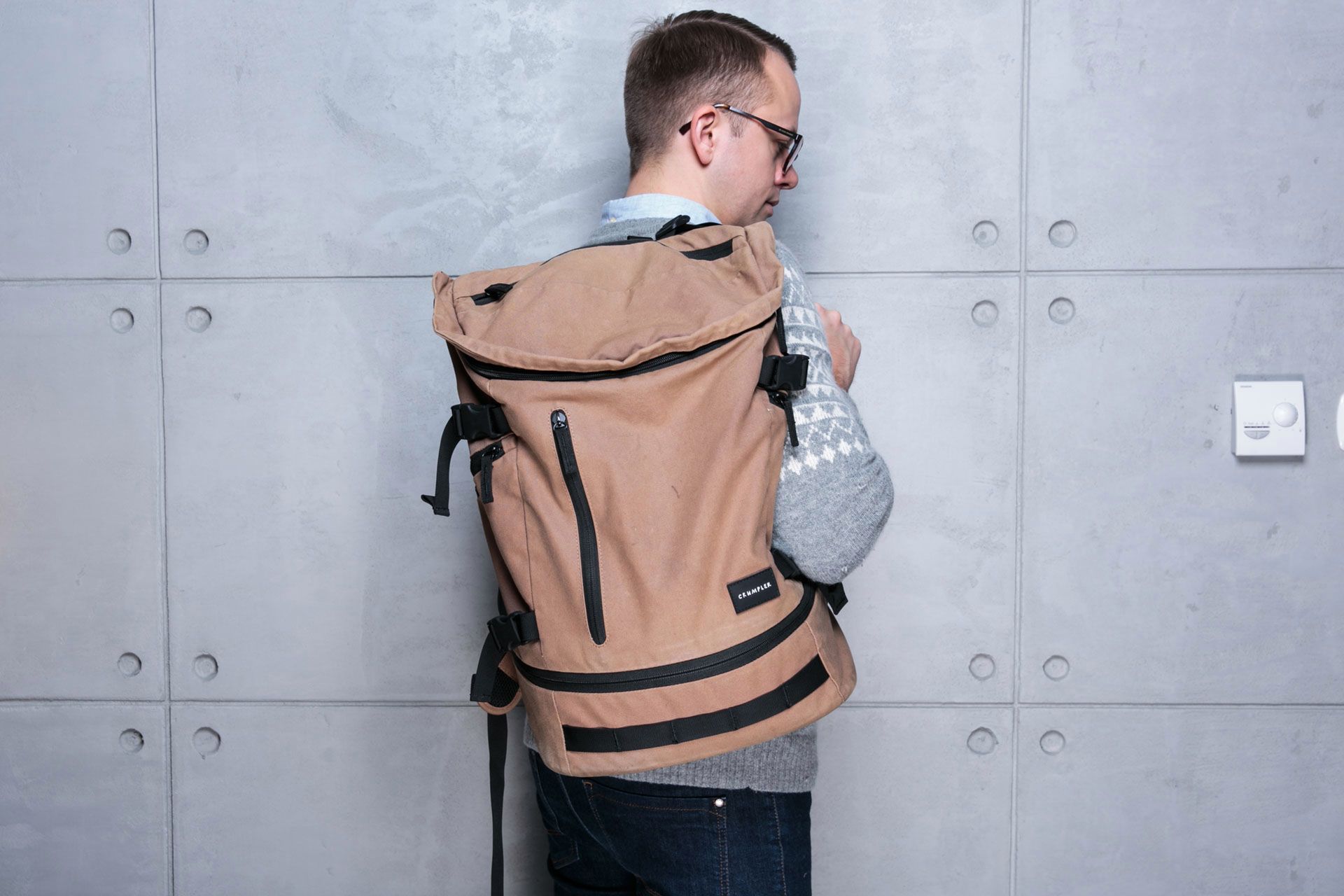 Crumpler The Base Park - praktyczny plecak dla cyfrowych nomadów z aparatem 10