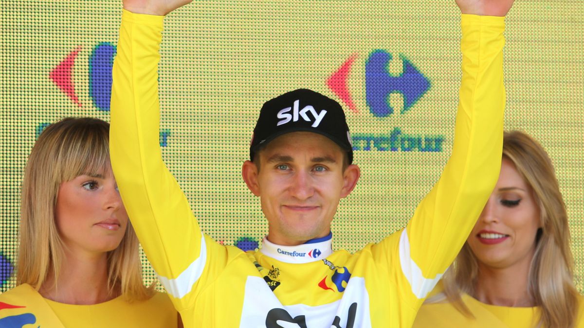 PAP / Andrzej Grygiel / Na zdjęciu: Michał Kwiatkowski w żółtej koszulce lidera Tour de Pologne