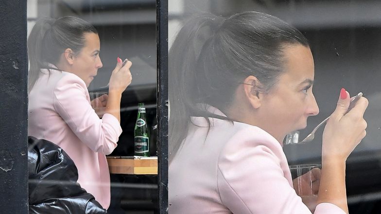 Anna Mucha zostawia auto na awaryjnych i idzie na lunch