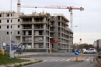 Mieszkaniówka wyraźnie hamuje. Deweloperzy tracą grunt pod nogami