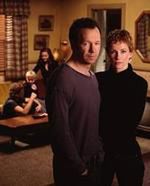 Donnie Wahlberg i Leslie Hope jako rodzina Raderów