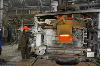 Grozi nam recesja. "Nastroje w przemyśle spadają"