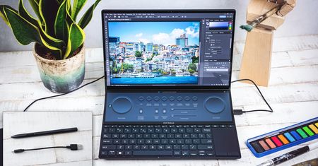 ASUS Zenbook Pro 14 Duo OLED - rewelacyjny laptop dla mobilnych twórców treści