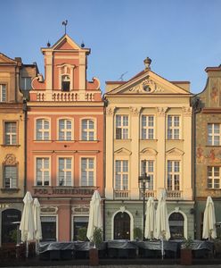 Poznański Stary Rynek w pianie. Płyty umyte płynem do naczyń