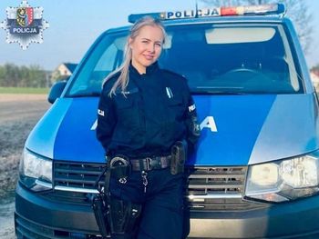 Chocianów: Pijany rowerzysta jechał skrajnie niebezpiecznie. Policjantka zajechała mu drogę i wezwała wsparcie