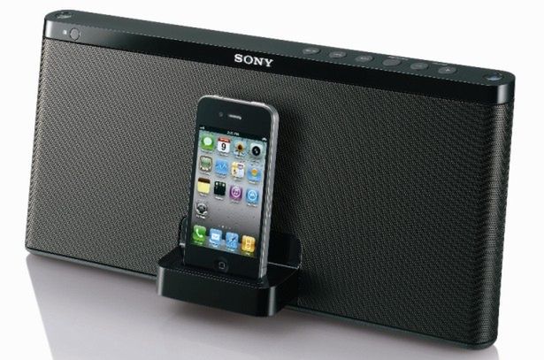 Trzy stacje dokujące dla iPhone'a firmy Sony