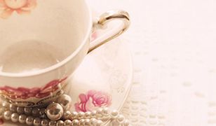 Sklepik z niespodzianką. Adela