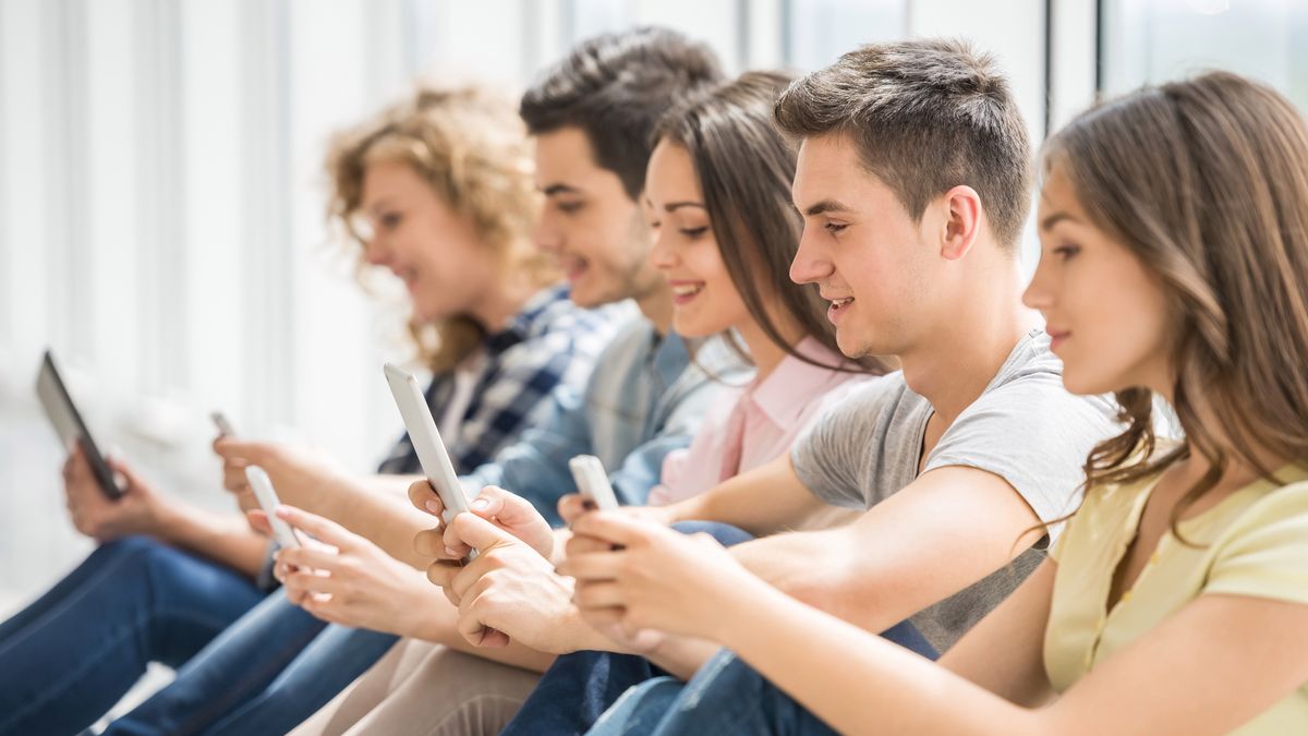 Legitymacja będzie przechowywana na smartfonie, depositphotos