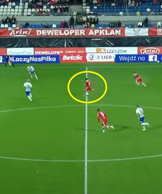 Strzał z połowy? Żaden problem. Fenomenalny gol w polskiej lidze