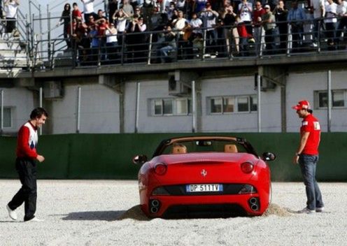 Ferrari-California-w-pulapce